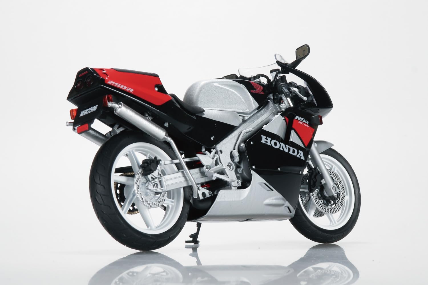 Amazon.co.jp: 青島文化教材社(AOSHIMA) 1/12 完成品バイク Honda