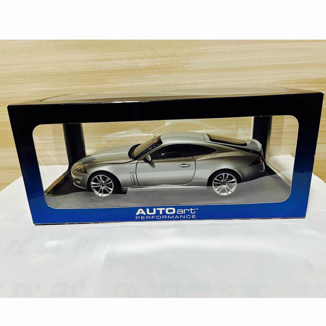 オートアート1/18 ジャガー XKRクーペ AUTOart 1:18 Scale Jaguar XKR Coupe, Liquid Silver. ezToys