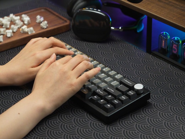 YUNZII AL68 メカニカルキーボード ワイヤレス 68キー Amazon.com: YUNZII AL68 Wireless Mechanical Keyboard,Full Aluminum
