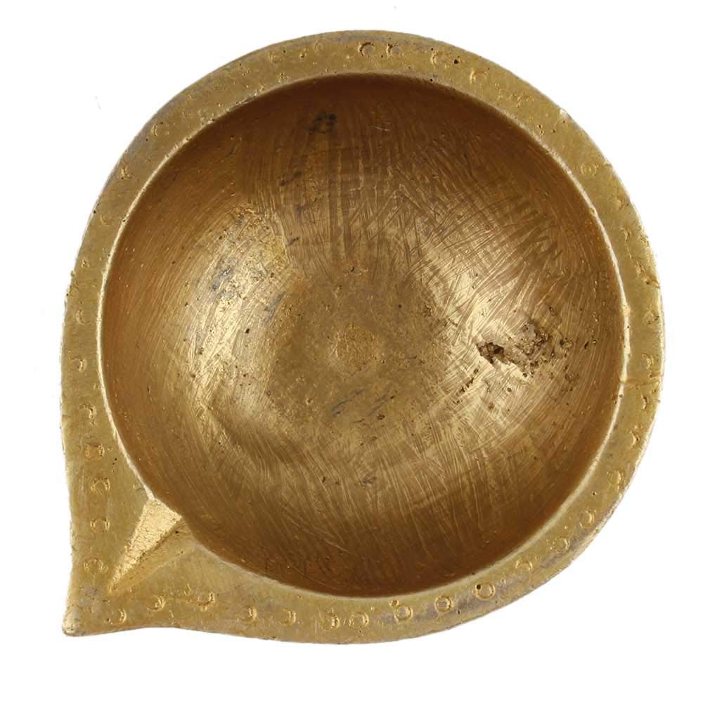 Indian Shelf Handmade Round Shaped Brass Oil Lamps for Diwali Decoration Designer Worship Diya Precious Gifts (Size: 2cm) BOL-317