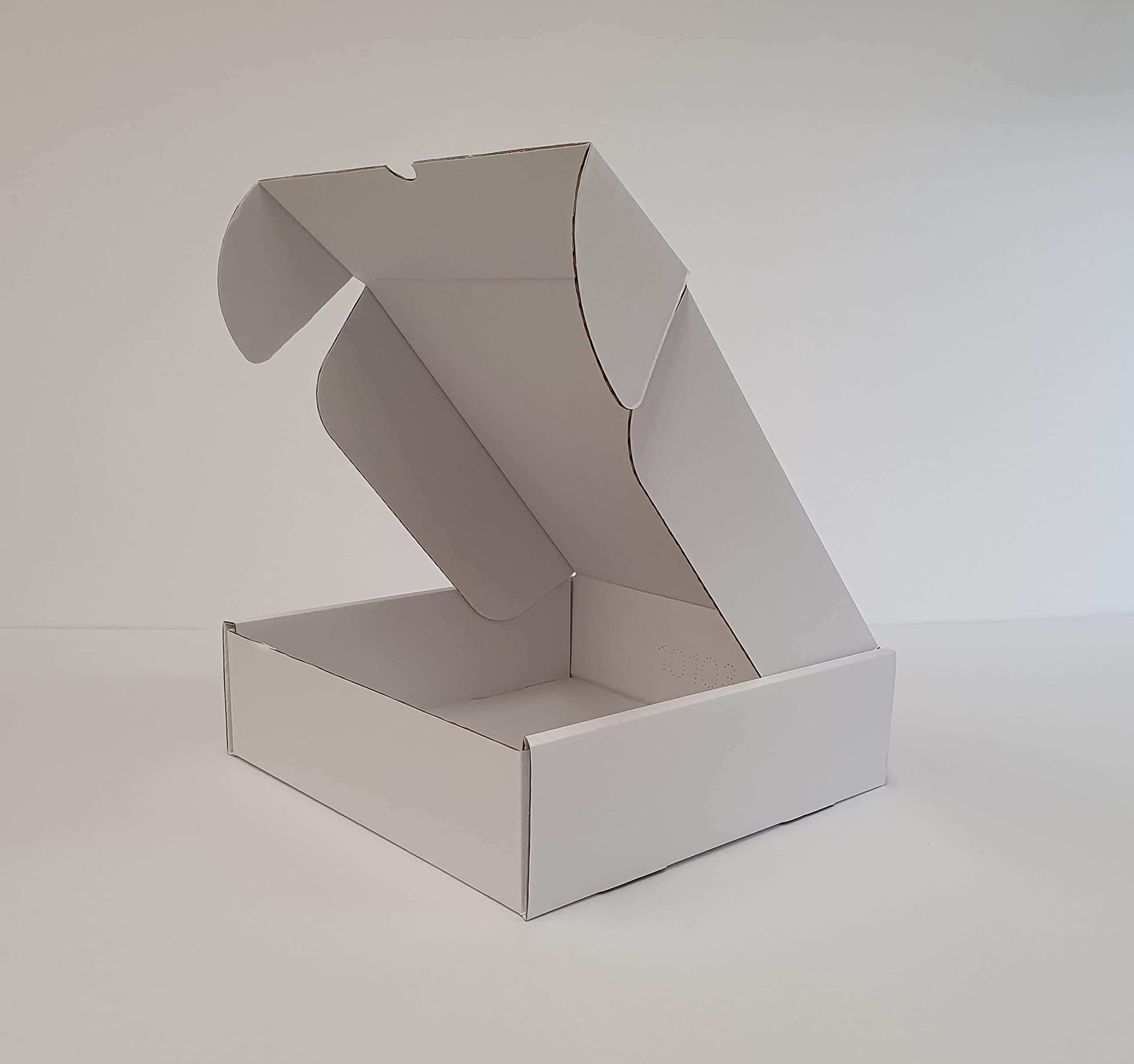 iDEALS UK PACKAGING LTD white folding lid self locking postal strong cardboard boxes 250 x 250 x 75mm (10'' x 10'' x 3'') small parcel tuck-in flaps flat packed easy to assemble. (20)