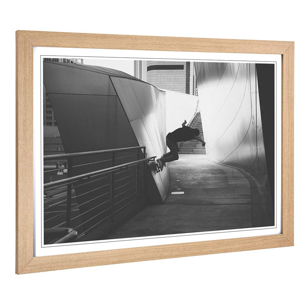 Big Box Art Framed Print of Skateboarding Design | Wall Art Picture | Home Decor for Kitchen, Living, Dining Room, Lounge, Bedroom, Hallway, Office, Oak, A2 / 24.5x18 Inch / 62x45cm