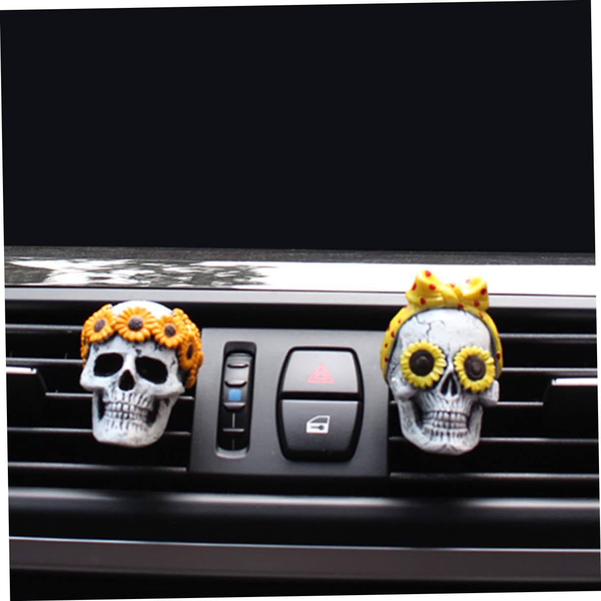 SOLUSTRE 8pezzi Profumatore Per Auto Clip Con Design Teschio Diffusore Di Aromi Creativo Per Interni Auto Casa o Ufficio Facile Da Installare Accessorio Decorativo Unico Per Ogni Viaggio