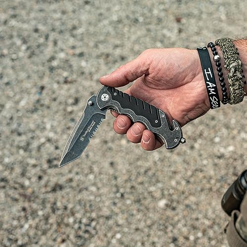 Miniatura 4 de Smith & Wesson Border Guard SWBG10S - Cuchillo plegable SS de 8.3 pulgadas de alto carbono con hoja dentada de 3.5 pulgadas y mango de aluminio para