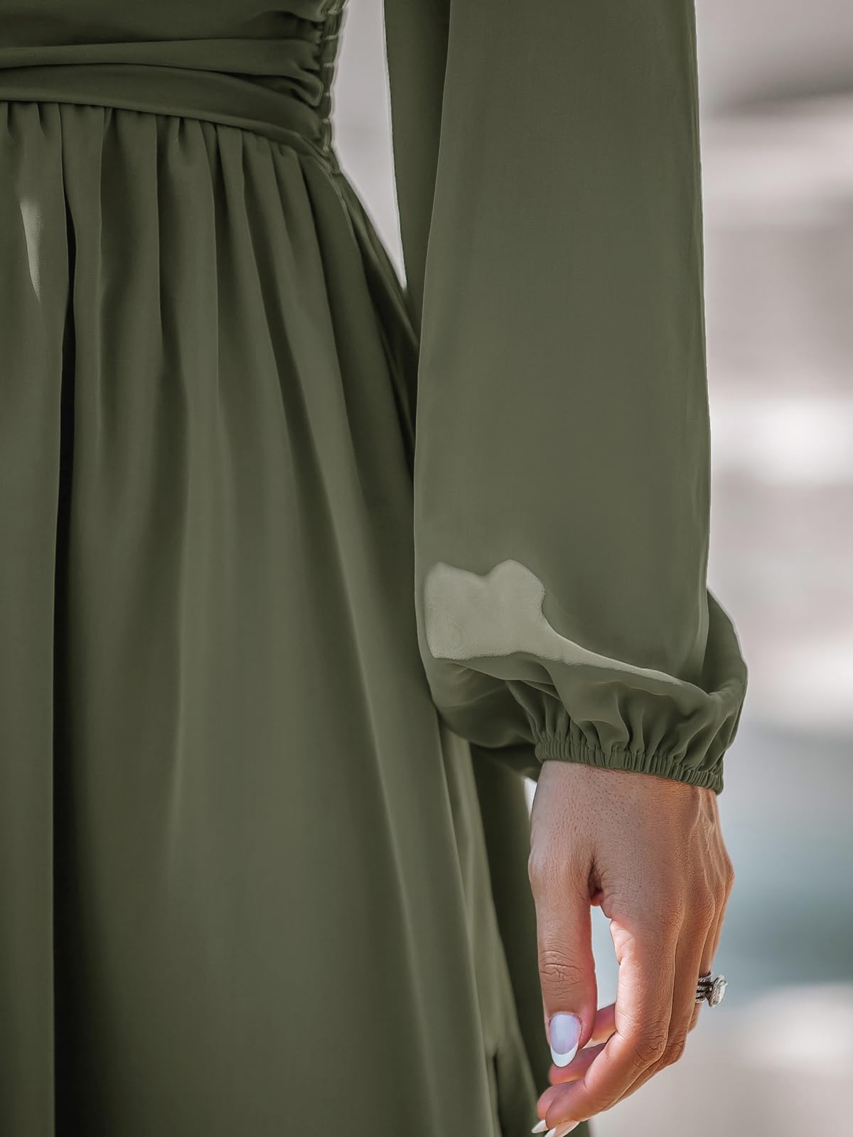 CUPSHE Vestidos de otoño para mujer, cuello en V, manga larga, túnica con abertura en la cintura, color sólido, acampanado, vestido casual midi