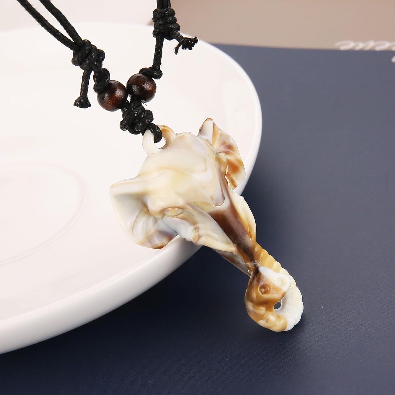 STWTR Adjustable Resin Elephant Hemp Rope Necklace, Maori Tribe Pendant, Lucky Jewelry - Image 3