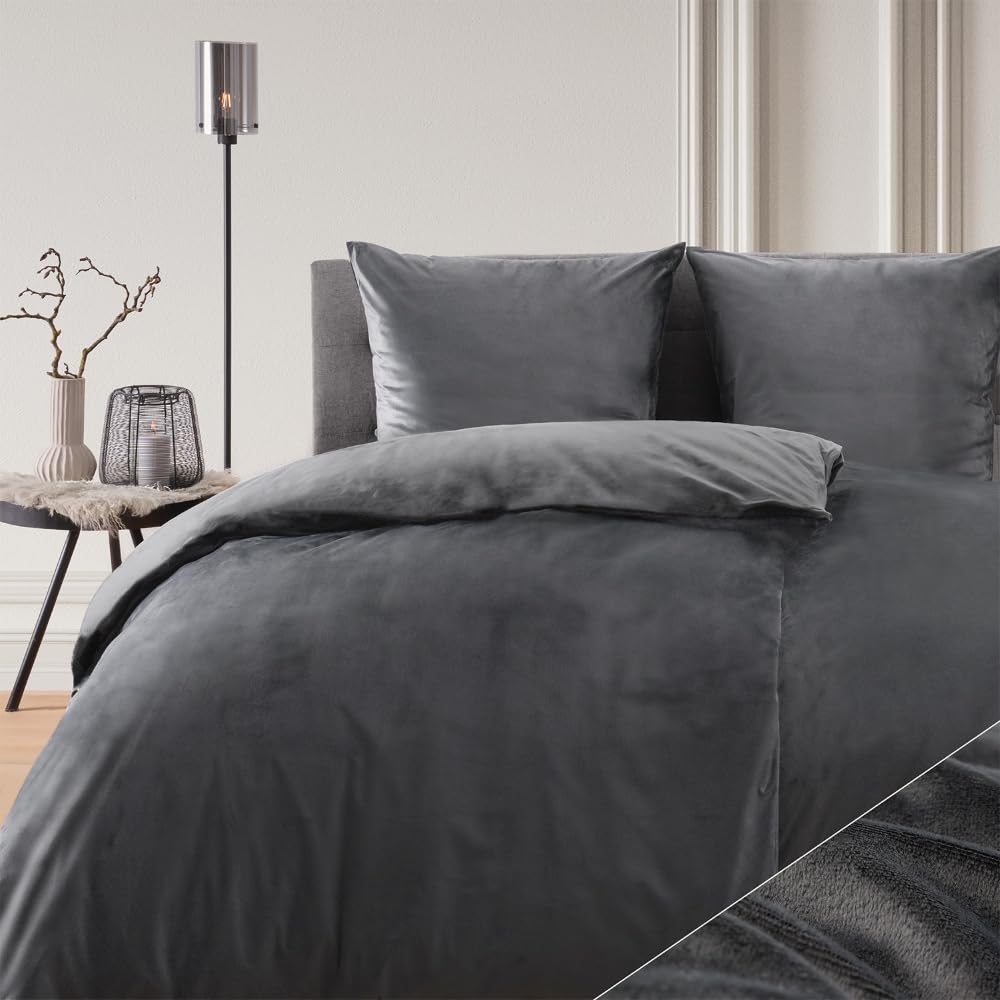 Blumtal Winterbettwäsche 135x200 cm, 4-teiliges 2er-Set – Cashmere-Touch Plüsch aus Flauschiger Mikrofaser, Oeko-TEX Zertifiziert, 2 Deckenbezüge + 2 Kissenbezüge 80x80 cm – Anthrazit