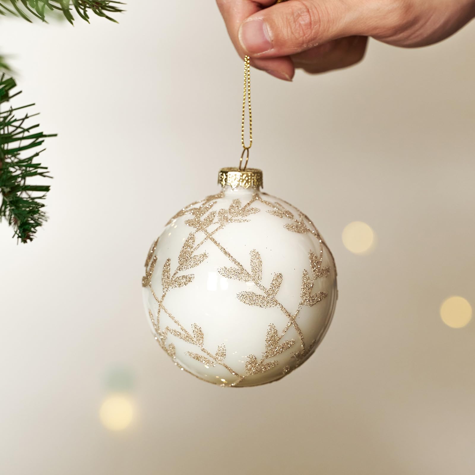 DN DECONATION Weihnachtskugeln Set Weiße Glaskugeln mit Gold Glitzer Linien