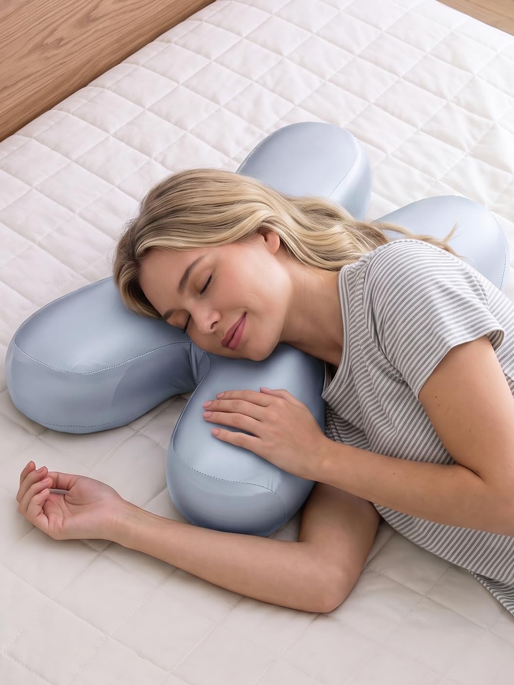 Schönheitskissen Anti-Falten Kissen aus Eisseide, Memory Foam Nackenstützkissen gegen Gesichtsfalten, Hautfreundlich & Kühlend, Ergonomisches Beauty Pillow für Seitenschläfer 55x40x10 cm Blau