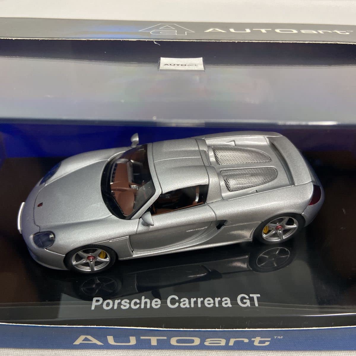 オートアート 1/43 ポルシェ カレラGT Amazon | AUTOart 1/43 CARRERA GT silver オートアート ミニカー