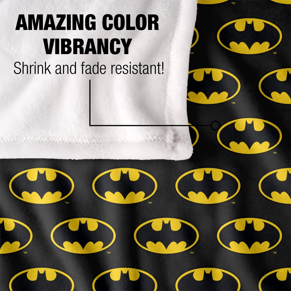 LOGOVISION Batman Silky Touch Kuscheldecke, superweich, 152 x 127 cm