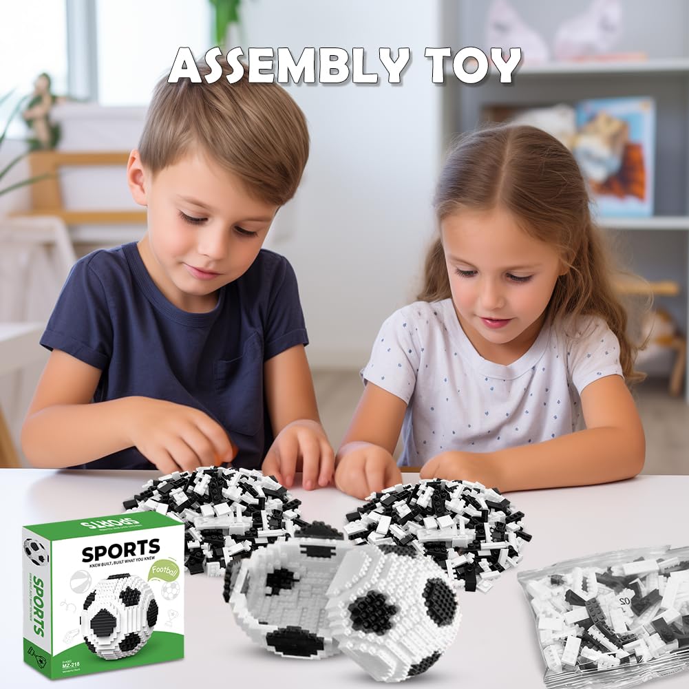 Fussball Bausteine Set 735 Teile, 3D Miniatur Fußball Bildungsspielzeug, Micro Fussball Bausteine Dekoration, Kreatives Konstruktionsspielzeug Geschenk für Erwachsene und Kinder 96x96mm (Weiß) - 4