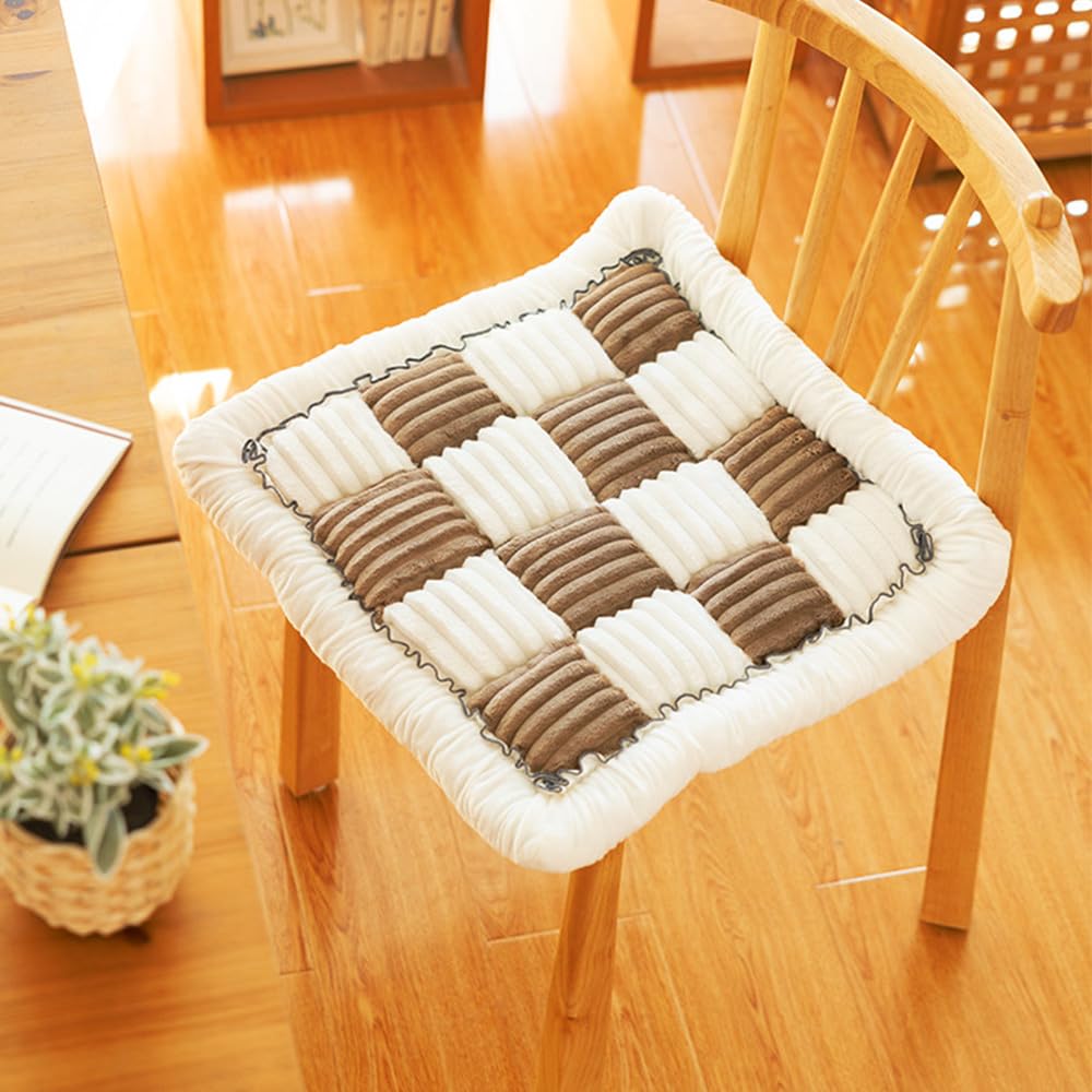 Funny Fuzzy Cream-Coloured Pet Mat Bed | Large Plaid Square Couch Cover | Machine Washable for Dogs Cats | 2023 — image 1