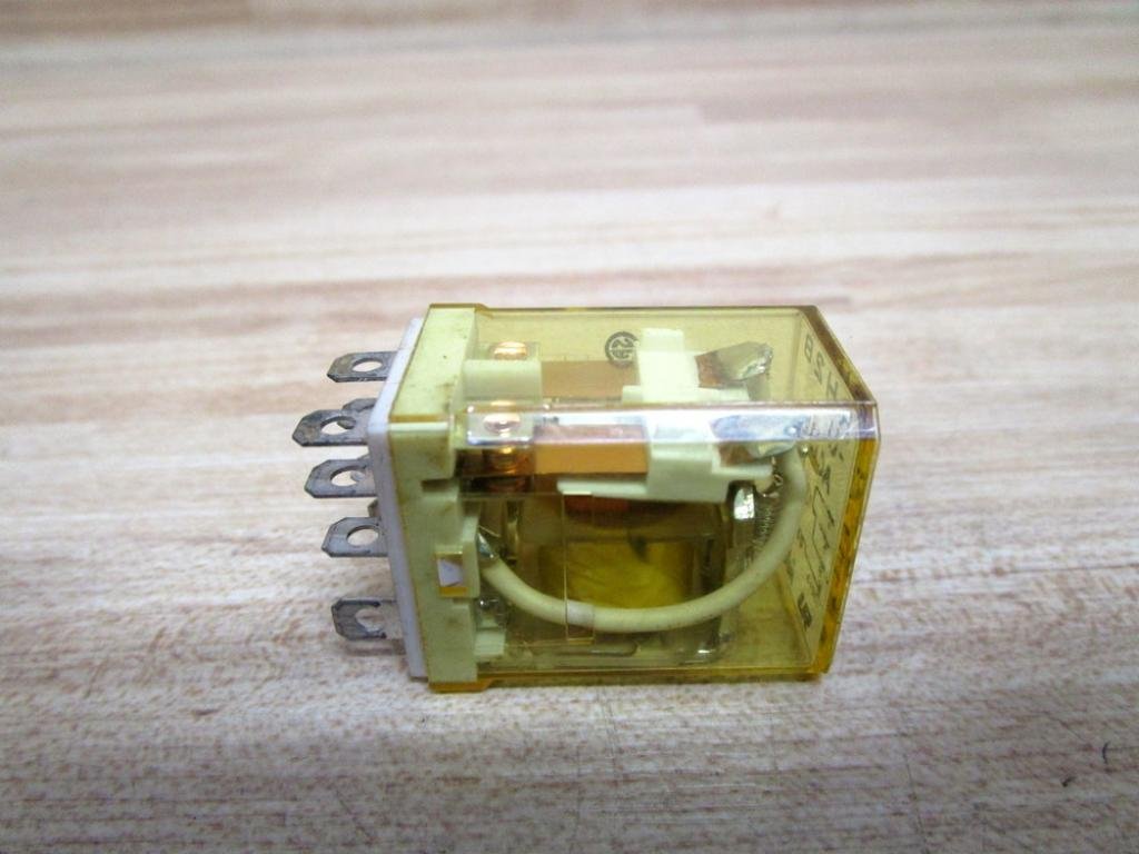 IDEC RH2B-UAC12V 12 VAC Coil, 2 Poles DPDT, 50/60 HZ, Blade Terminal, Compact Power Relay, Industrial 10 AMP GP Relay, Plain Style, RH Series