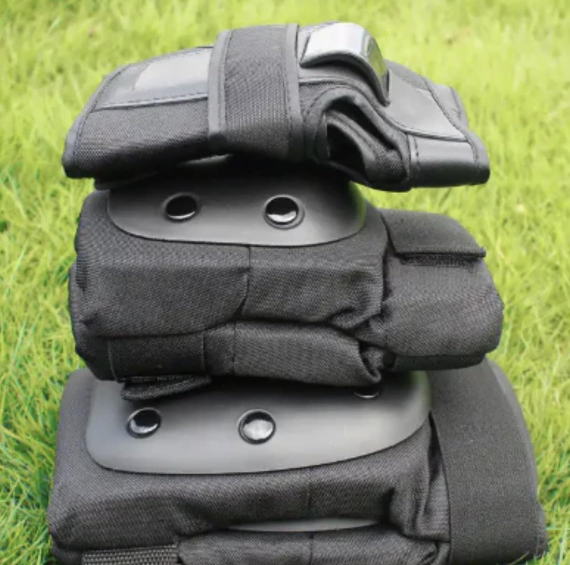 GuardPro 6-in-1 Ultimate Protection Kit: ginocchiere, gomiti e polsiere per skateboard, rollerblade e stunt scooter