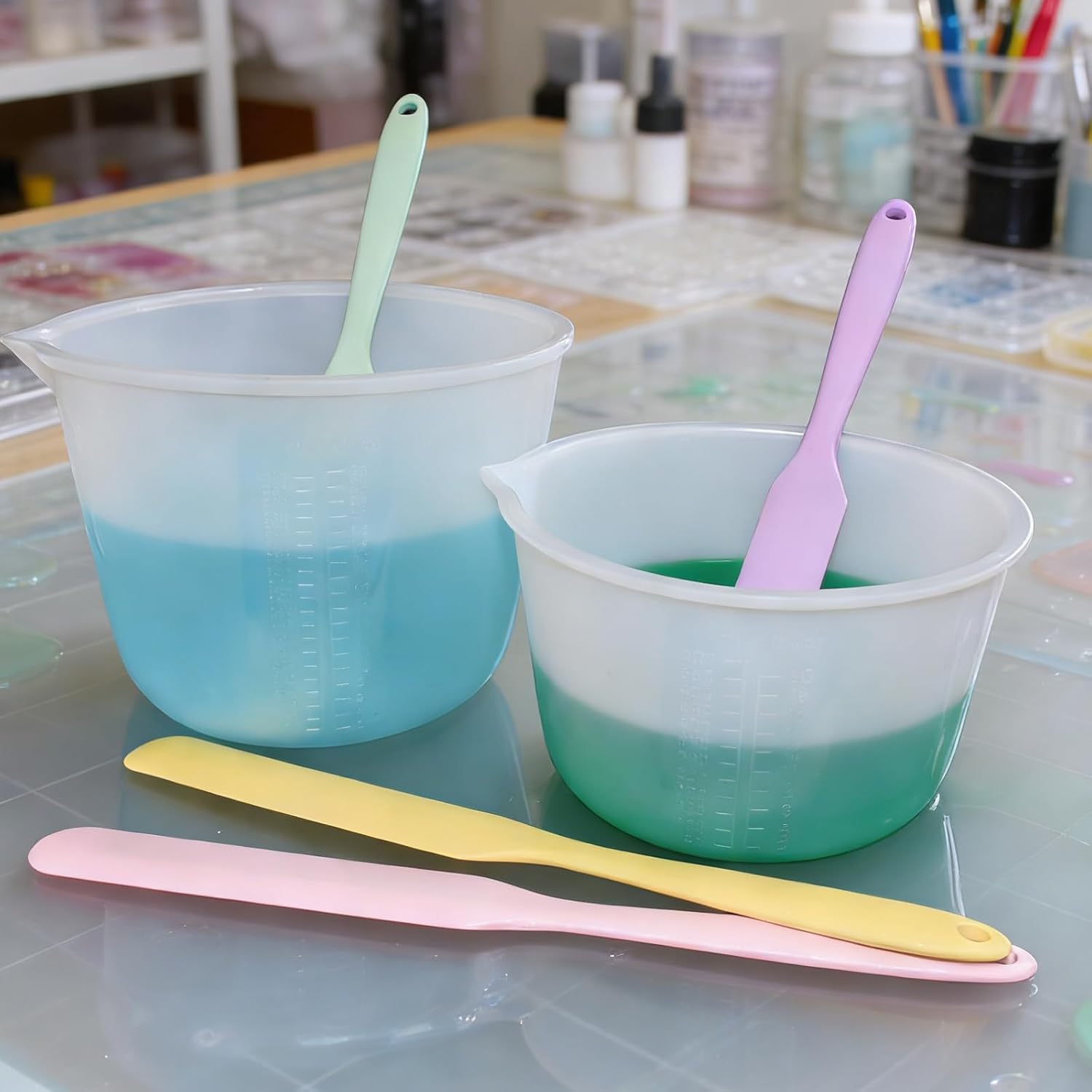 2 Pieces Extra Large Silicone Measuring Cups 1000ml 600ml Flexible Chocolate Melting Cups Big Resin Mixing Bowls with 4 Pieces Silicone Jar Spatulas for Home Baking