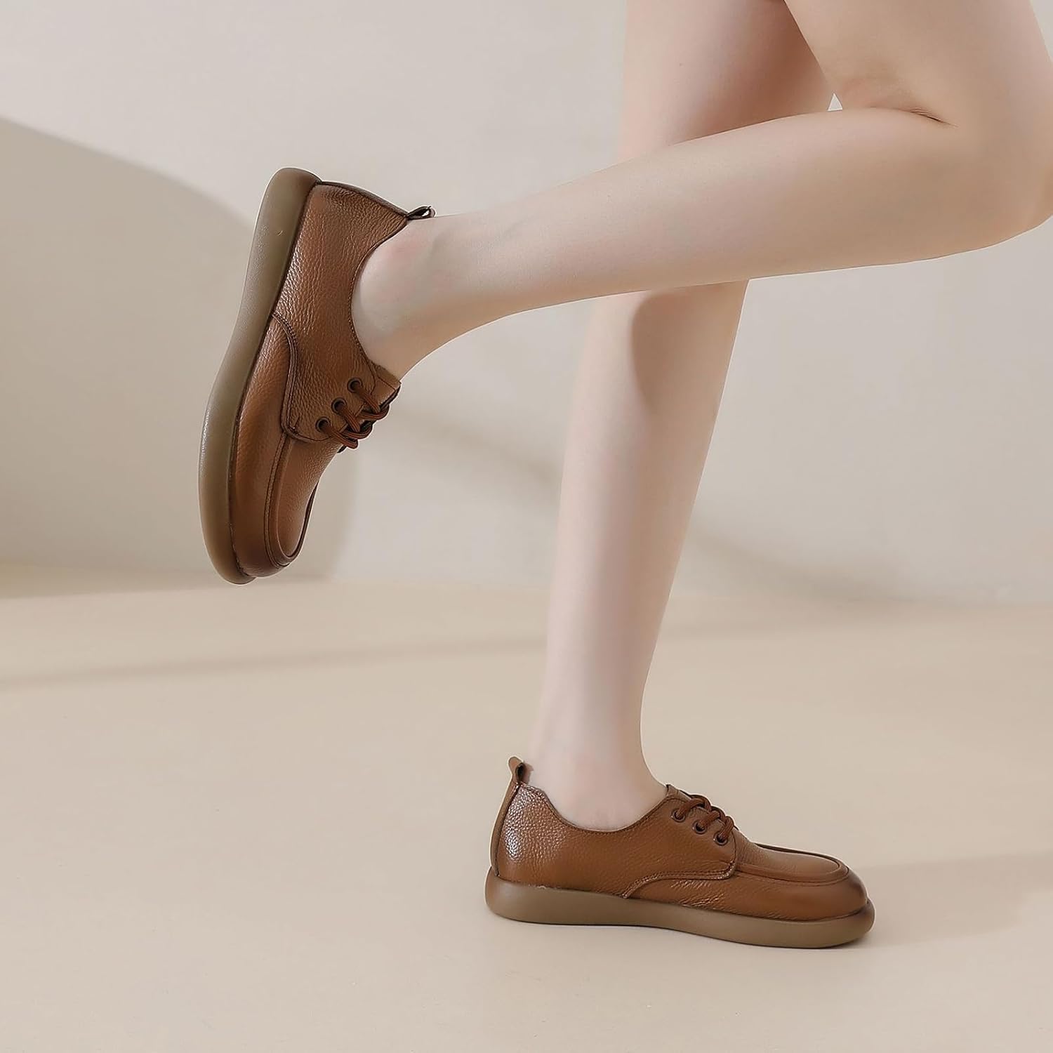 Women's Leather Lace-Up Oxford Shoes Fashion Round Toe Low Heel Flats Comfortable Outdoor Slip On Non-Slip Soft Walking Shoes