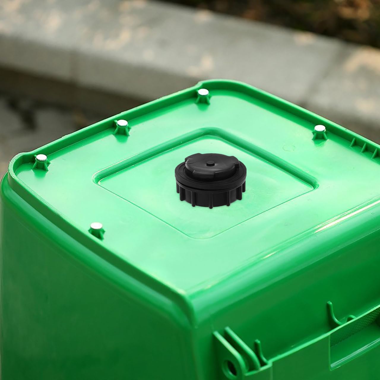 STOBAZA Bouchon Universel Pour Poubelle Extérieure 2.76X2.76X1.26 Pouces Avec Bague D'Étanchéité Étanche Anti-Fuite Résistant Aux Intempéries Facile À Installer Pour Conteneur Poubelle 660L Extérieur