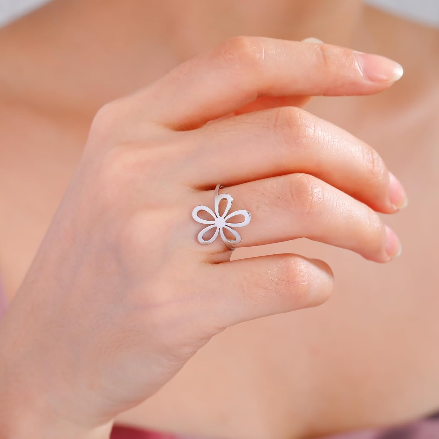 TEAMER Filigree Flower Ring Stainless Steel Elegant Bohemian Finger Ring Wedding Band Ring Exquisite Jewelry for Women - Image 3