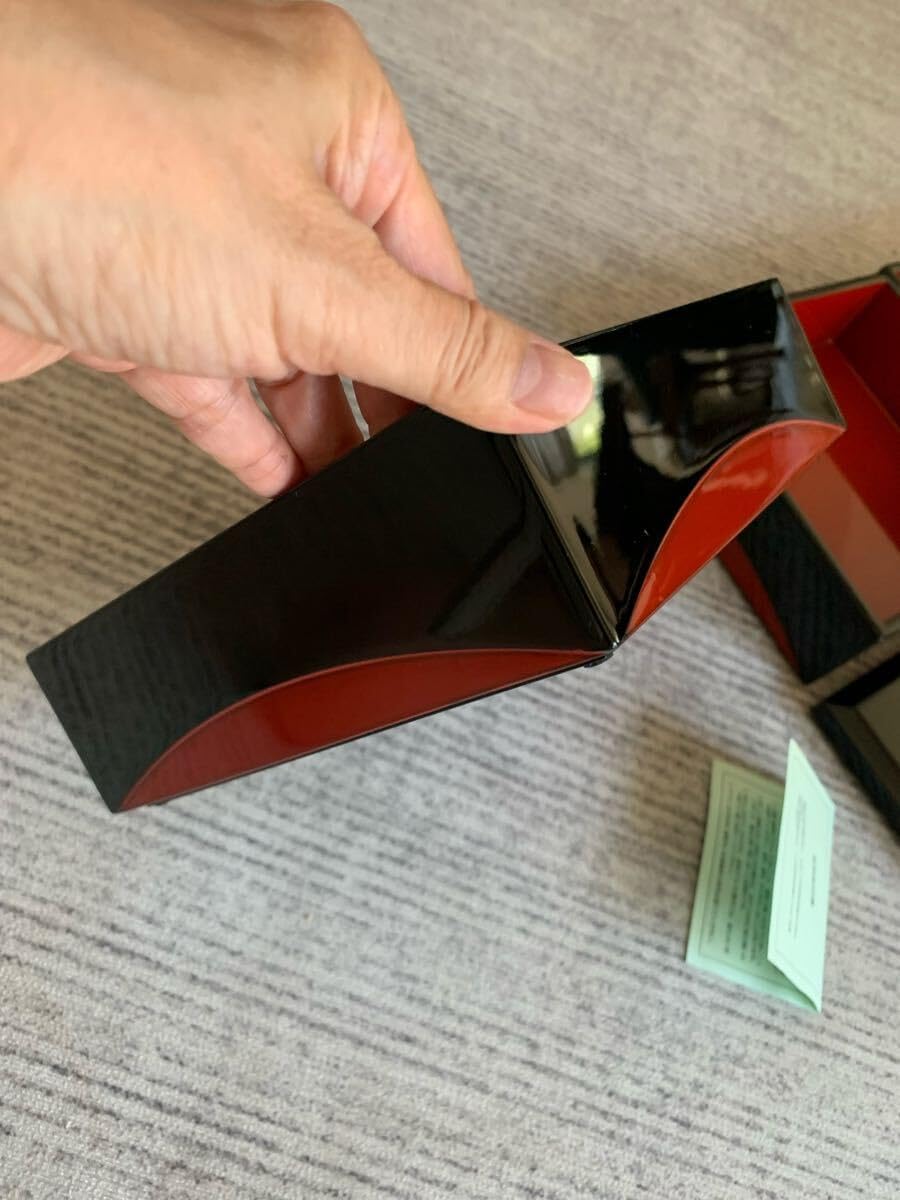 未使用　赤黒　天然木漆塗り　三段重　和モダン 未使用 赤黒 天然木漆塗り 三段重 和モダン 重箱特集 || 伝統