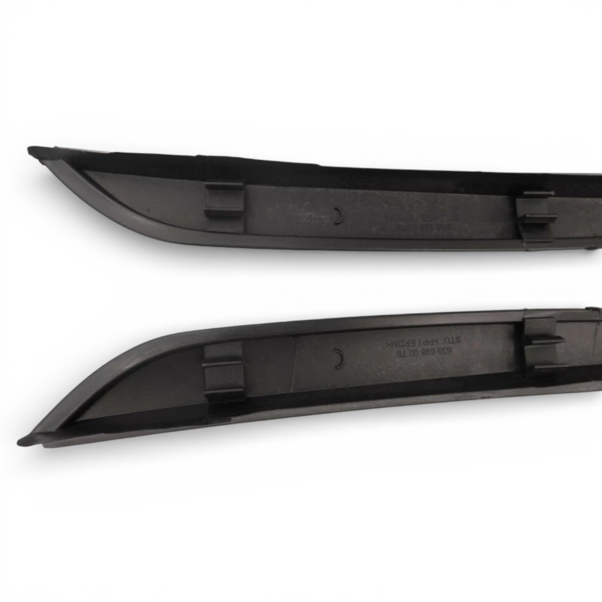 Esta guarnición de parabrisas con clips para los lados izquierdo y derecho del Vito W638 (1996-2003) es compatible con los modelos A6386980079, A6386980179, A6389840961