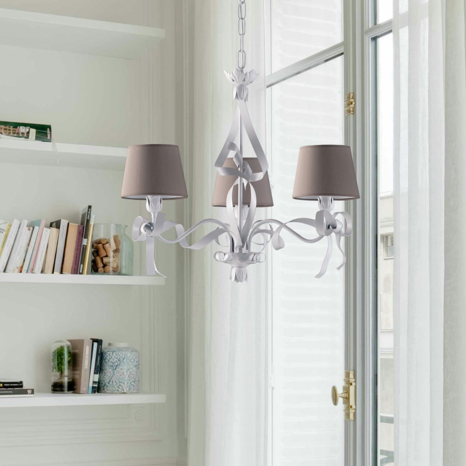 Lampadario Classico Provenzale Bianco Shabby Con Paralumi Tortora 3 Luci Lucy