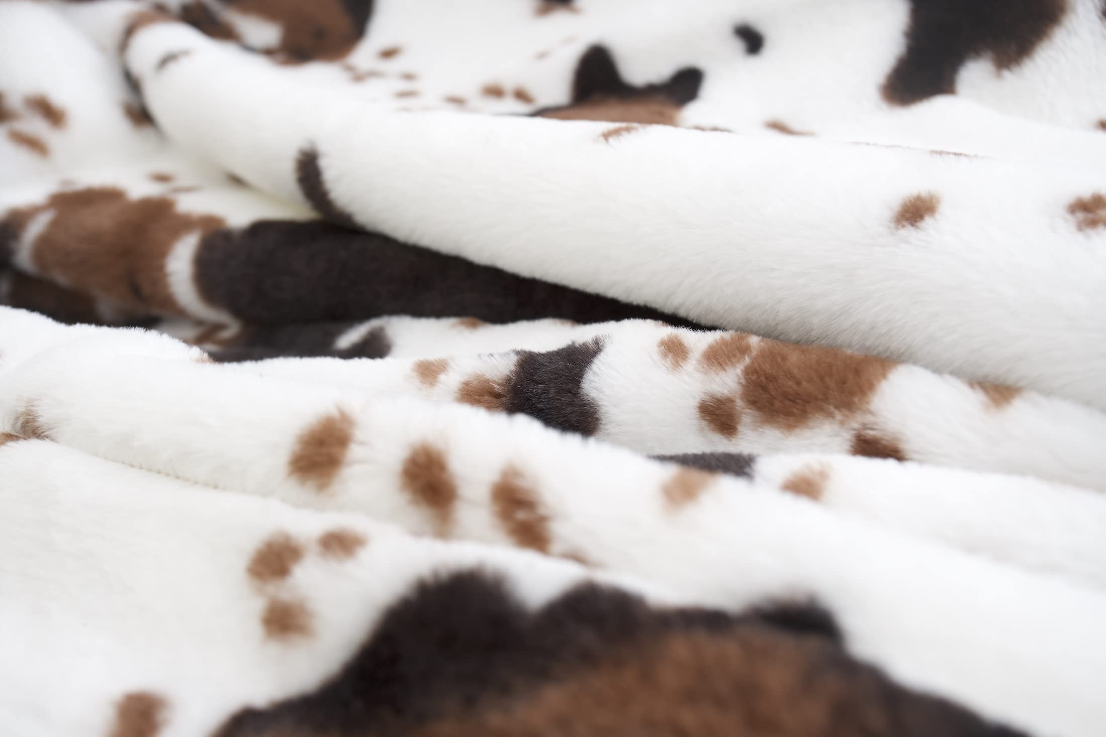 NativeSkins Faux Cowhide Throw Blanket (5.0 x 6.7 ft) - Faux Fur