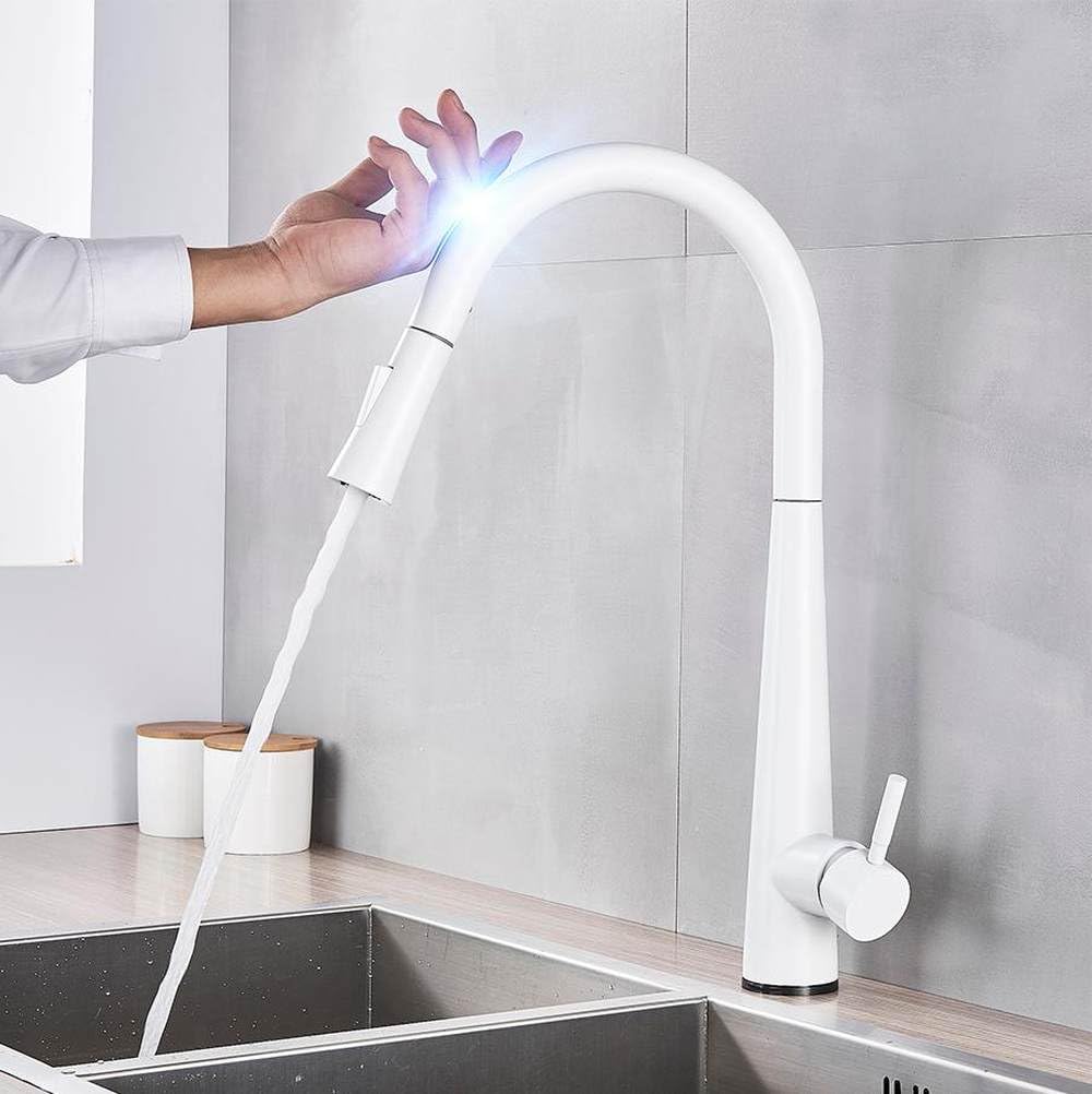 Robinet de cuisine tactile noir anti-gaspillage pour remplacer un vieux mitigeur