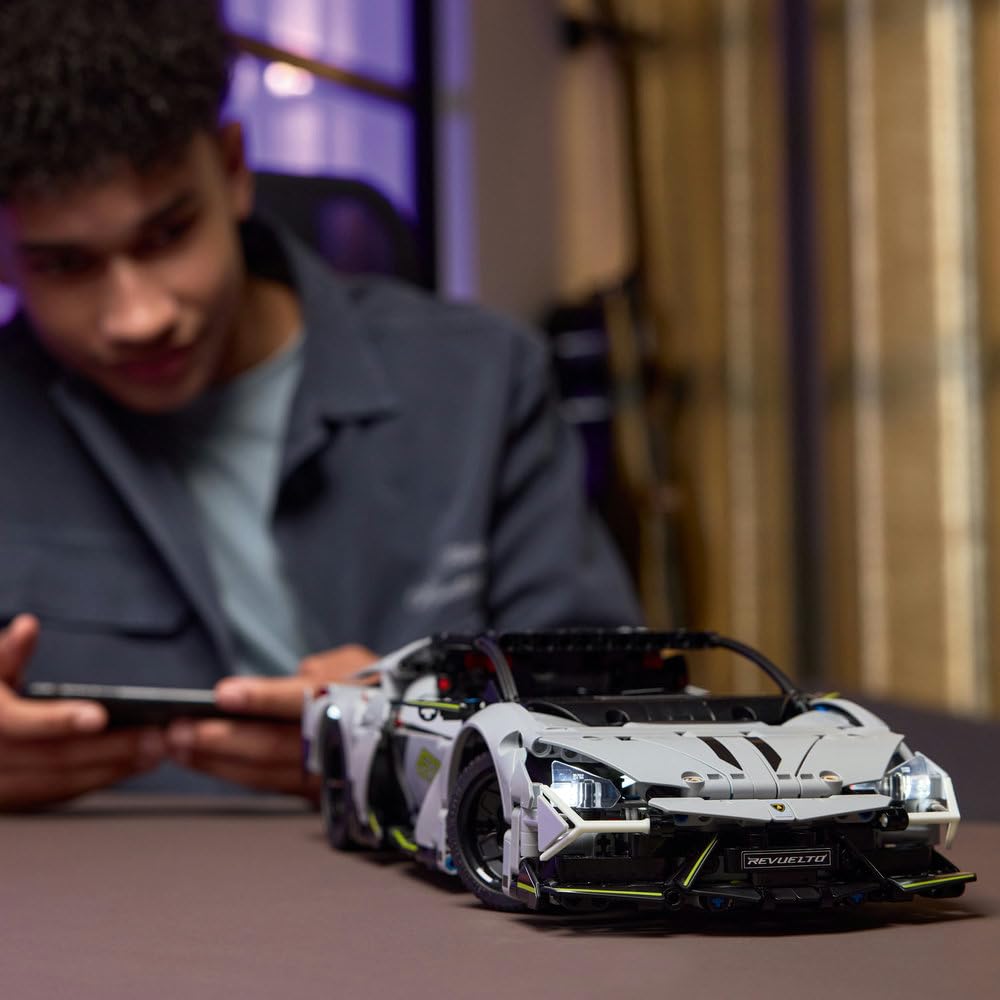 LEGO Technic Supersamochód Lamborghini Revuelto 42214 | Model samochodu, klocki konstrukcyjne, prezent dla fana motoryzacji 10+, zdalne sterowanie, 1135 elementów