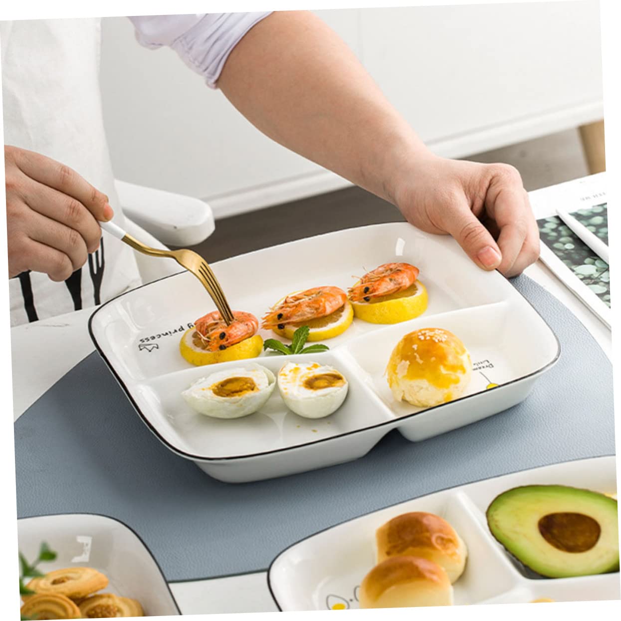 Cabilock 1pc Premium Ceramic Divided Breakfast Plate Creative Three-compartment Design for Easy Serving for Home Use and Meals Smooth High-temperature Resistant White