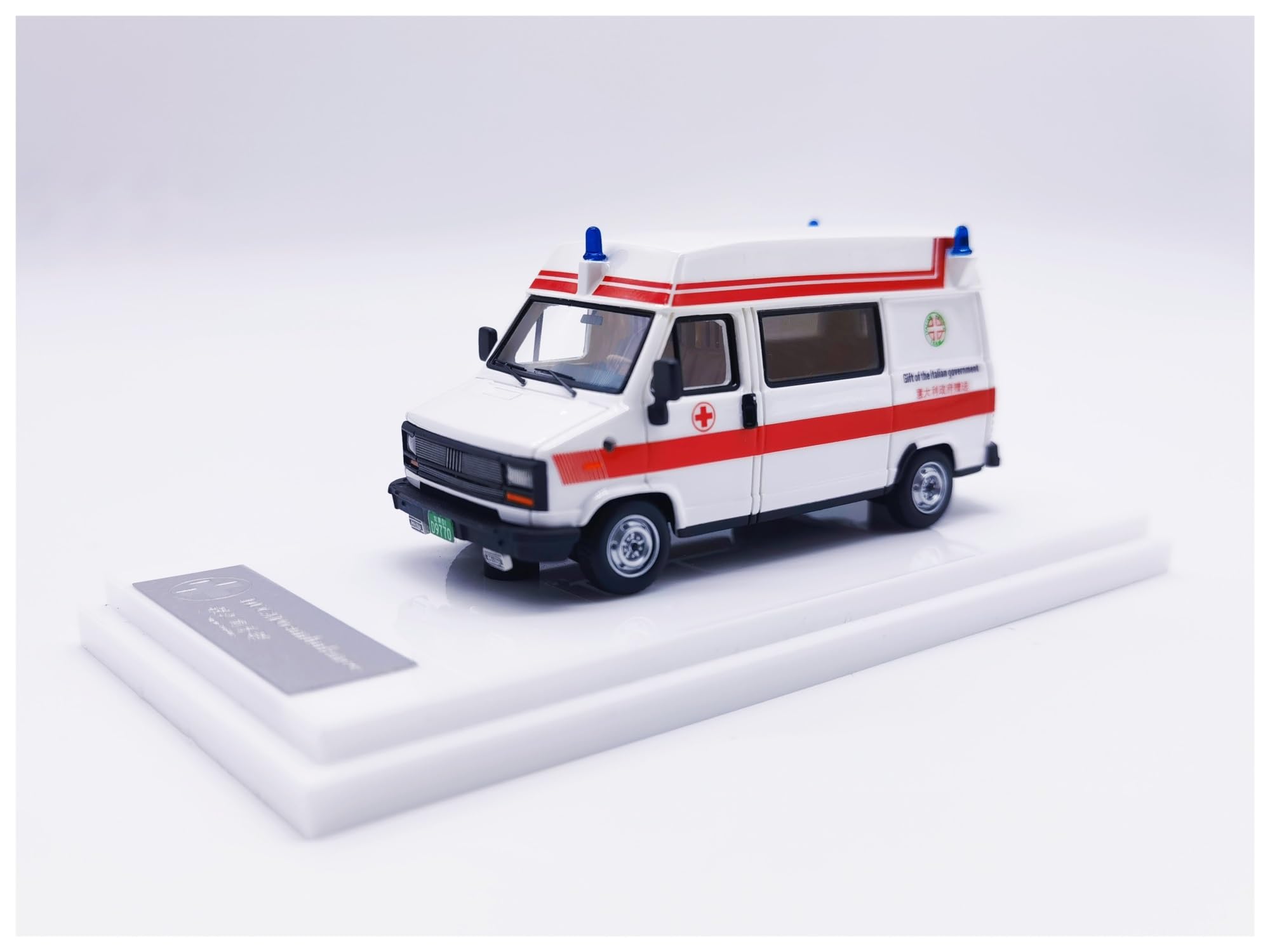 Metallo Scala Replica 1 64 Per Fiat Ducato Ambulanza Modello Di Auto In Resina Metallo Collezione Veicoli Classici Per Adulti Hobby Veicoli Giochi Set