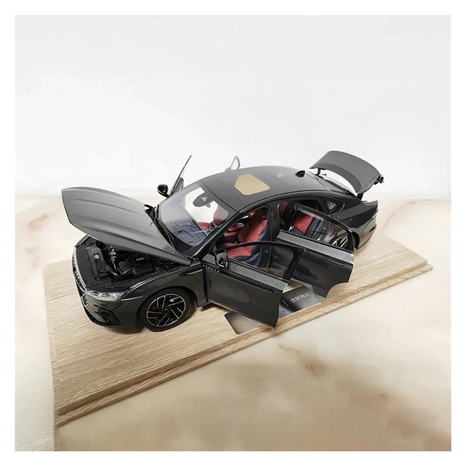 Metallo Scala Replica 1 18 Per simulazione Changan Lincoln ZI Ku Modello di auto in lega pressofusa Collezione decorazioni per la casa Hobby Veicoli Giochi Set