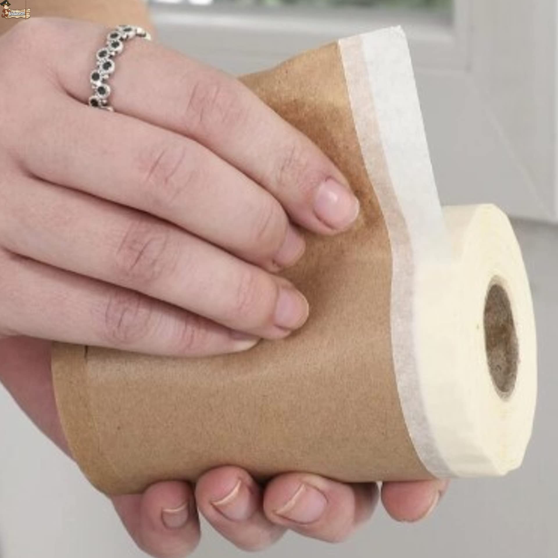 BricoLoco.com Cinta carrocero adhesiva pintura con papel kraft marrón ¡¡ 240 METROS!! (12x20 mts) Ancho 30 cms. Cinta pintor protector para pintar y enmascarar fácilmente (12 uds. 30 cms. x 20 mts.)