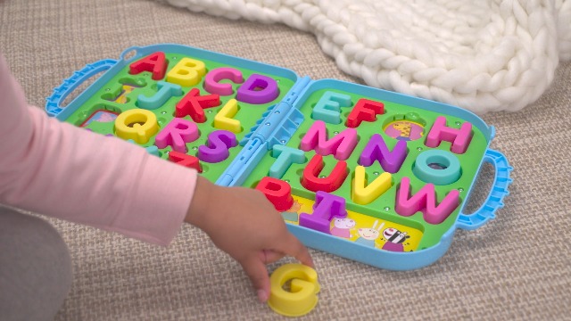 Clementoni Peppa Pig Enfant-boîte de 4 Puzzles 3, 6, 9 et 12 pièces