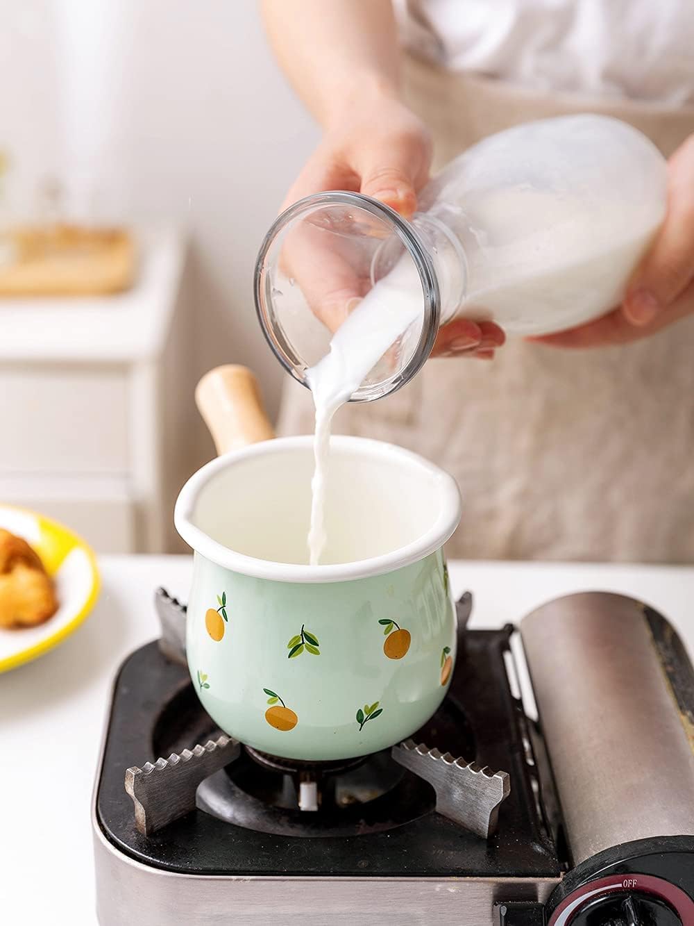4-Inch Enamel Milk Pot Non-Stick Mini Saucepan Butter Warmer with Wooden Handle Small Cookware 17Oz (Style 1)
