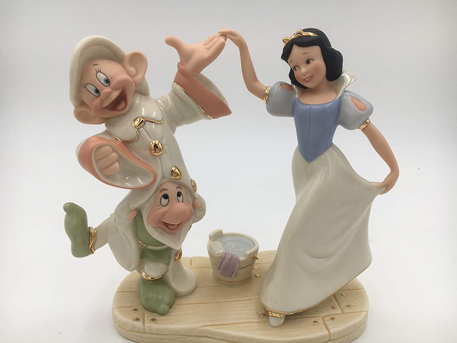 Amazon.com: Celebrating You Shop: Disney Showcase Lenox Classics