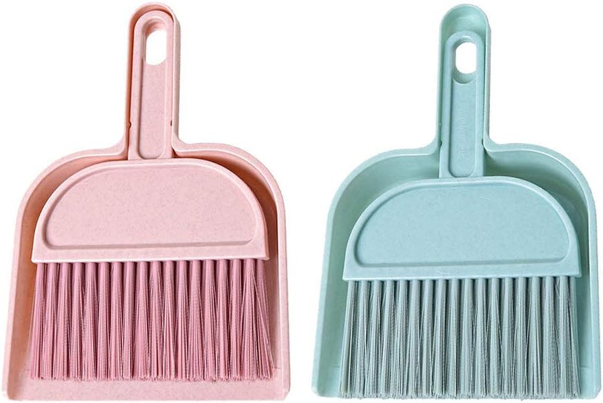 frusta scopa per tavolo