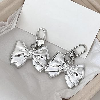 LOEWE シルバーリボンチャーム　新品未使用 LOEWE シルバーリボンチャーム