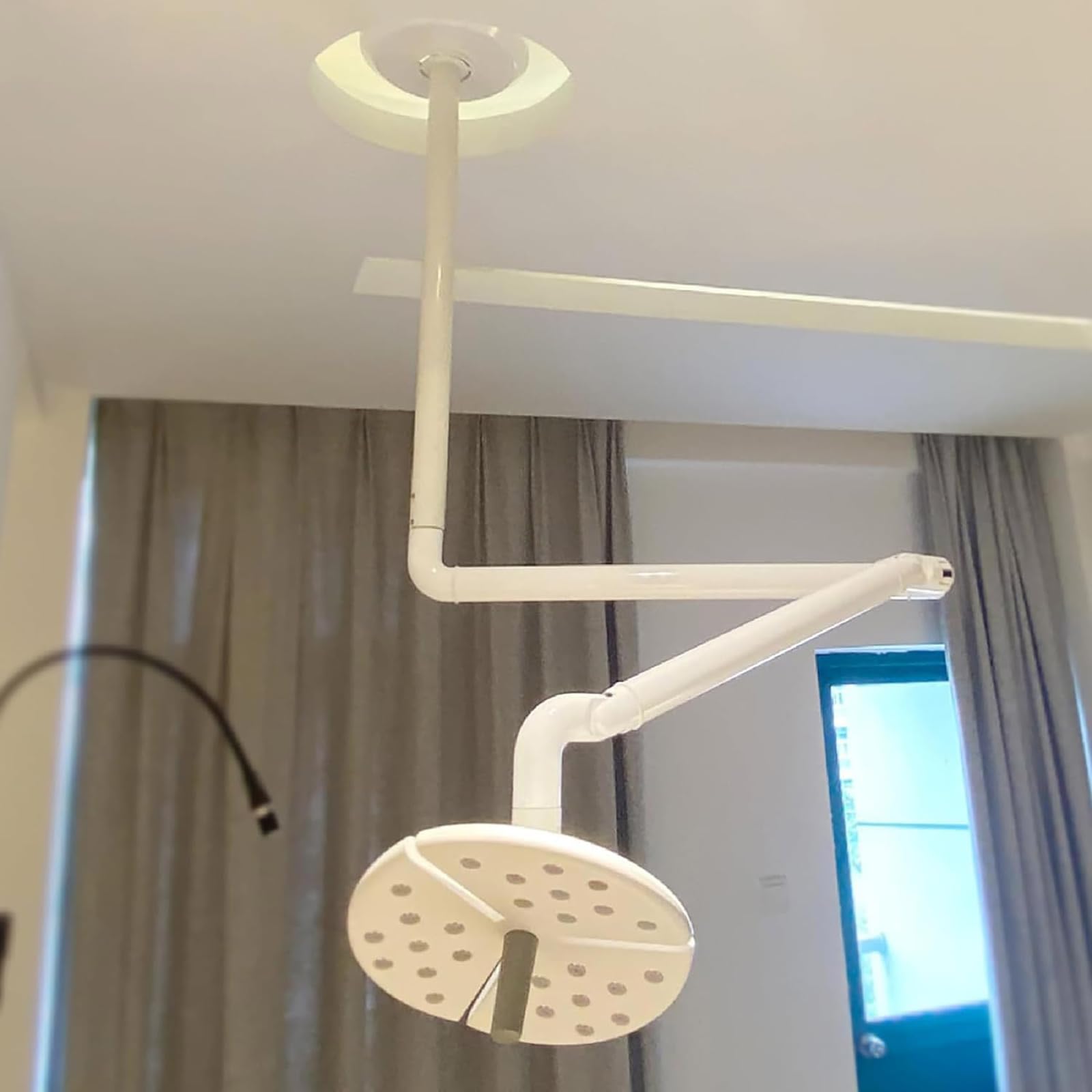 MObyat Deckenmontierte Medizinische Untersuchungsleuchte, LED-chirurgisches Schattenloses Kaltlicht Mit Arm, 3-Gang-Helligkeitseinstellung, Farbtemperatur: 5300 ± 500 K, Für Die Chirurgieklinik