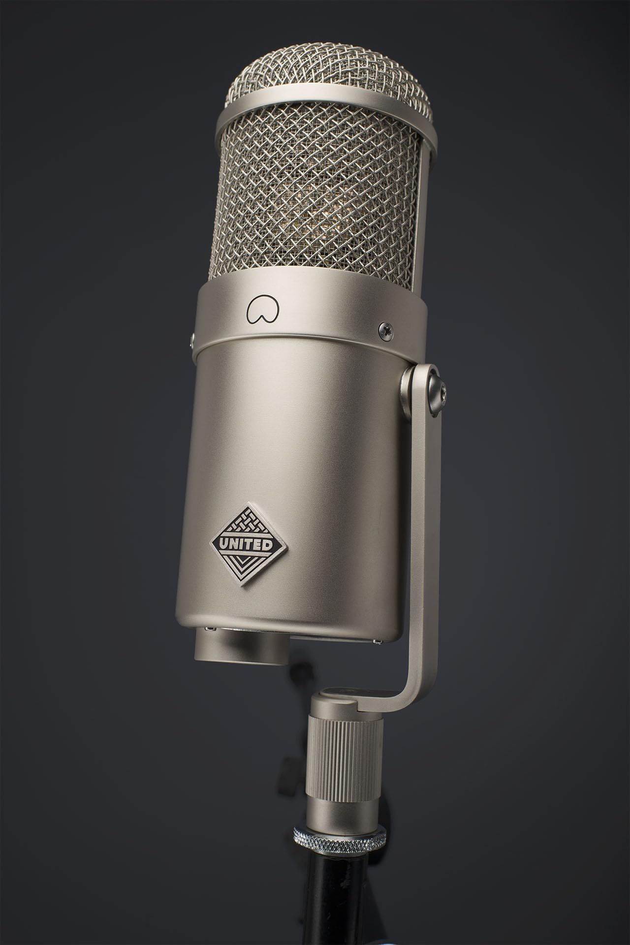 UT FET47 〈本体のみ〉 Amazon.com: United Studio Technologies UT FET47 Large-diaphragm