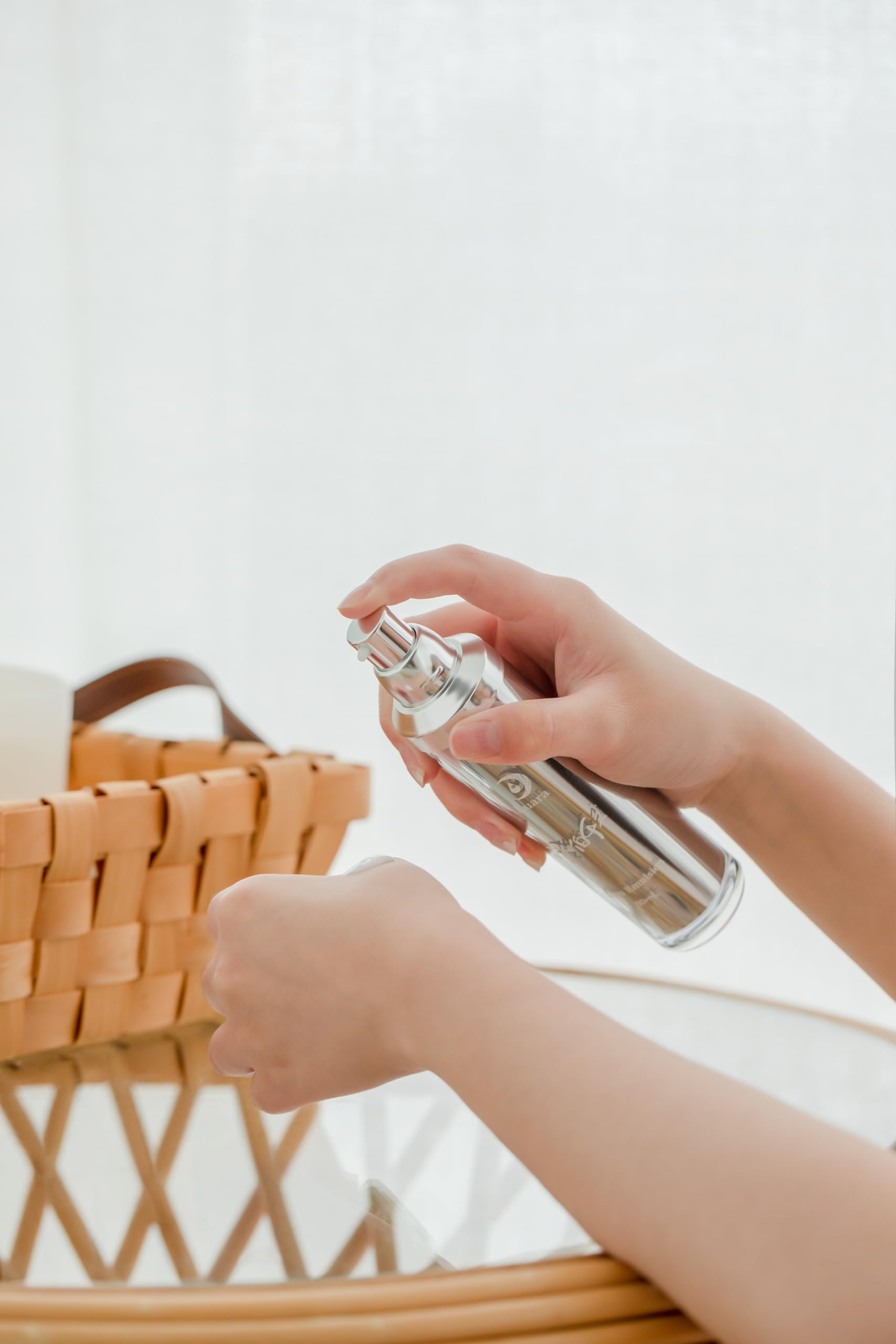 Luara ルアラ　チズ美容乳液 80ml Amazon | LUARA ルアラ チズ美容乳液 80ml 潤いベールが肌を包む日中用