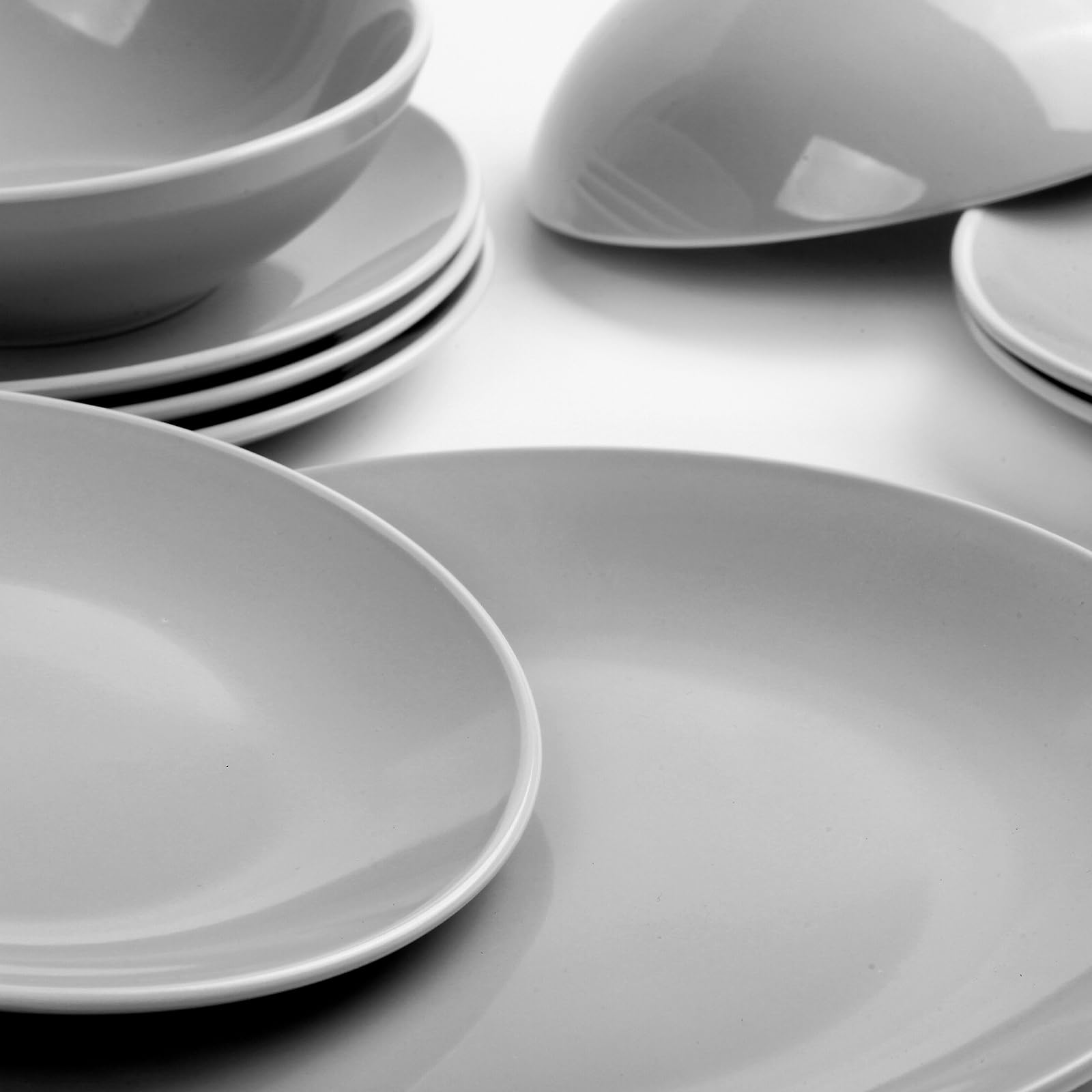 Vajilla Ceramica Santa Elena 18 Piezas Modelo Luna - Color Gris- Servicio para 6 Personas - Apta para Lavavajillas y Microhondas - Resistente Manchas y Arañazos - Diseño Ergonómico - Limpieza Fácil.
