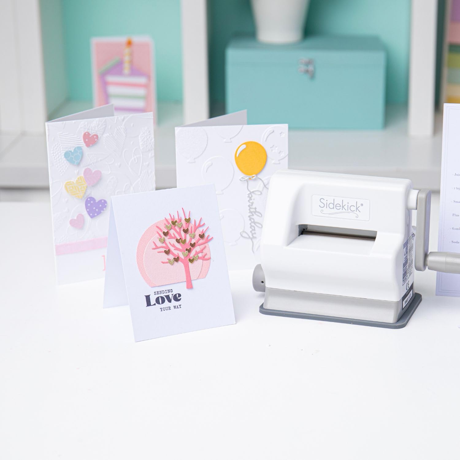 Sizzix Sidekick Starter Kit 661770, tragbare manuelle Stanz- und Prägemaschine für Kunst und Handwerk, Scrapbooking und Kartenherstellung, 6,35 cm Öffnung, Weiß