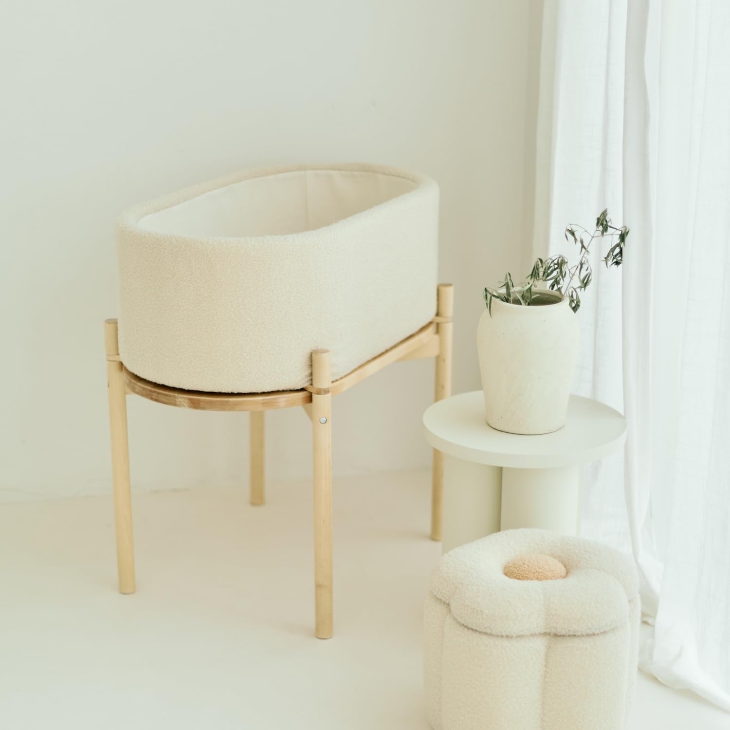 CHILDHOME, Cuna 2 en 1, 0-6 Meses, Madera de Abedul y Material de Peluche, Mesa Infantil, Mesa de Actividades de 6meses a 6años, Colchón Incluido, Segura, Peluche Crudo