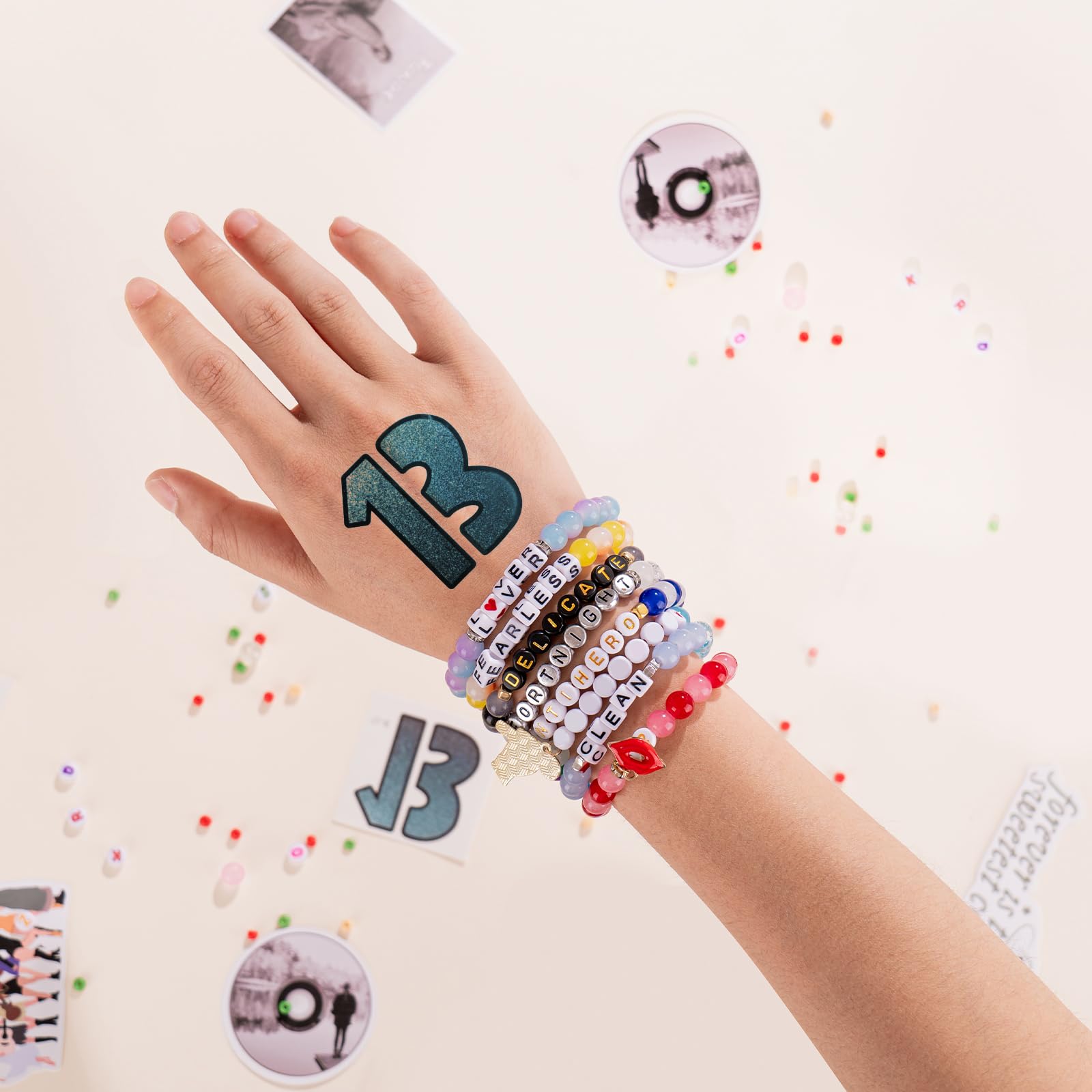 Goldwise Kit de pulseras de la amistad de cuentas de vidrio, 2 cajas con cuentas de vidrio de 24 colores (8 mm) y cuentas de letras (A-Z) para hacer joyas, variedades de abalorios, kit de fabricación