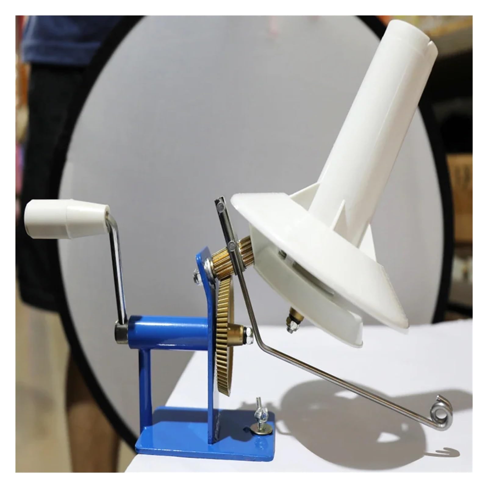 Duży, obsługiwany ręcznie uchwyt na włóczkę Swift Yarn Winder Manual String Yarn Winder Akcesoria do maszyn do szycia Ball Winder Narzędzia do szycia Stabilny i precyzyjny(A)