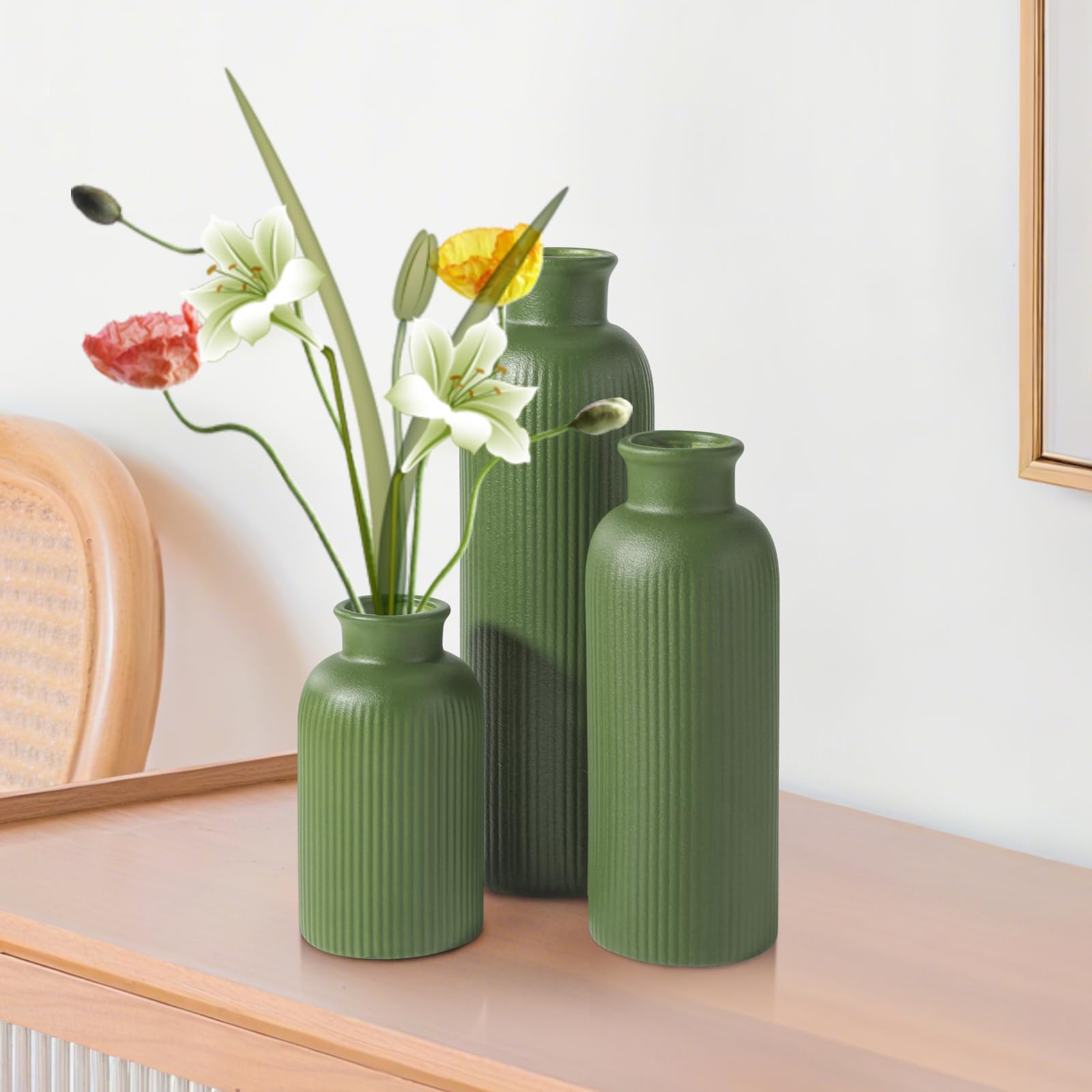 GUKJOB Set di 3 piccoli vasi in ceramica verde salvia, vasi da fiore moderni in stile Boho per la decorazione della stanza, decorazione in stile fattoria, vasi per la tua cucina, bagno, camera da
