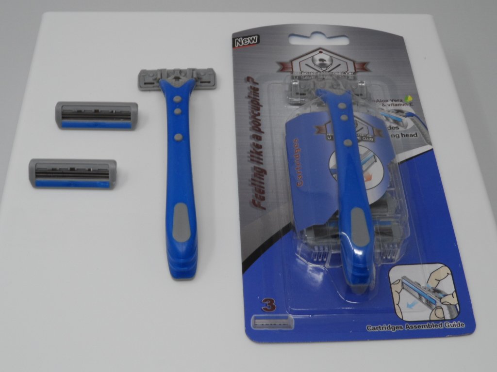 Three blade razor