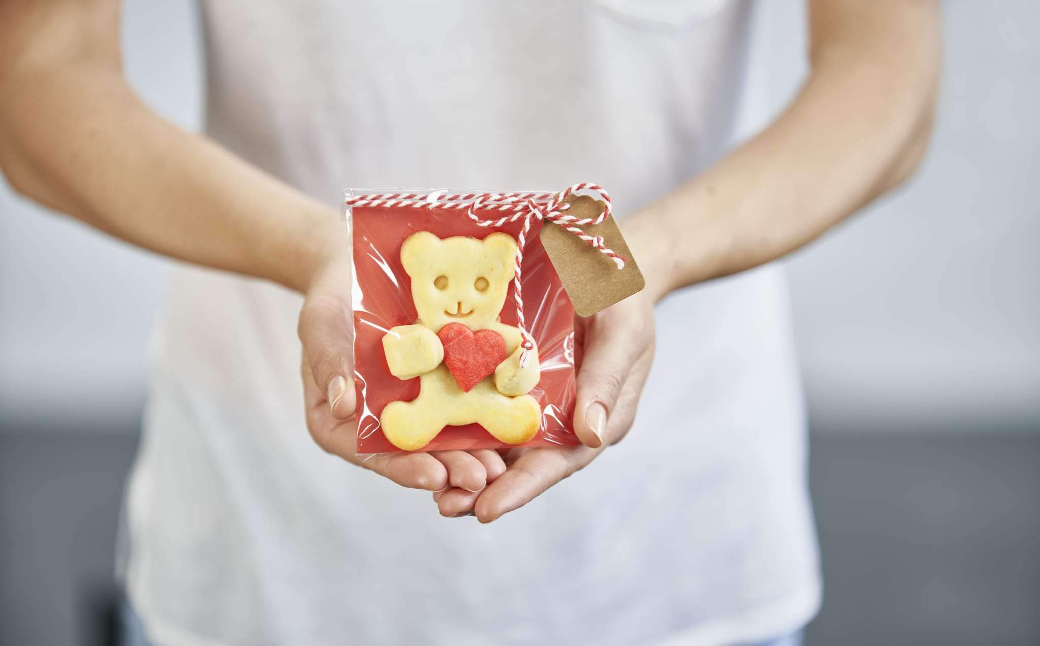 Lovely Bear Designs - Set di stampi per biscotti funzionali a forma di orso, in silicone, per festival e celebrazioni