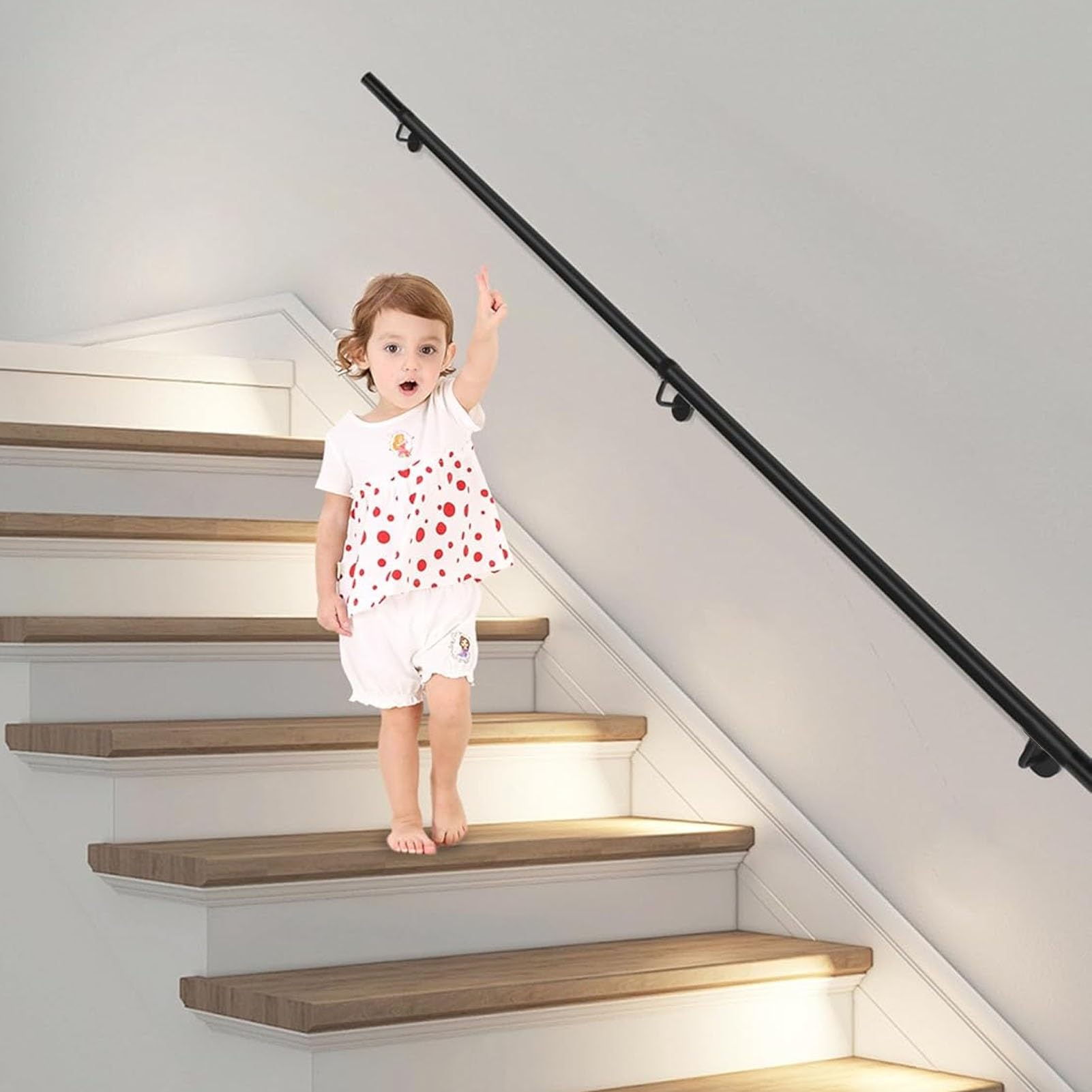 Rampe d'escalier en fer forgé pour sécuriser le jardin d'enfants et porche